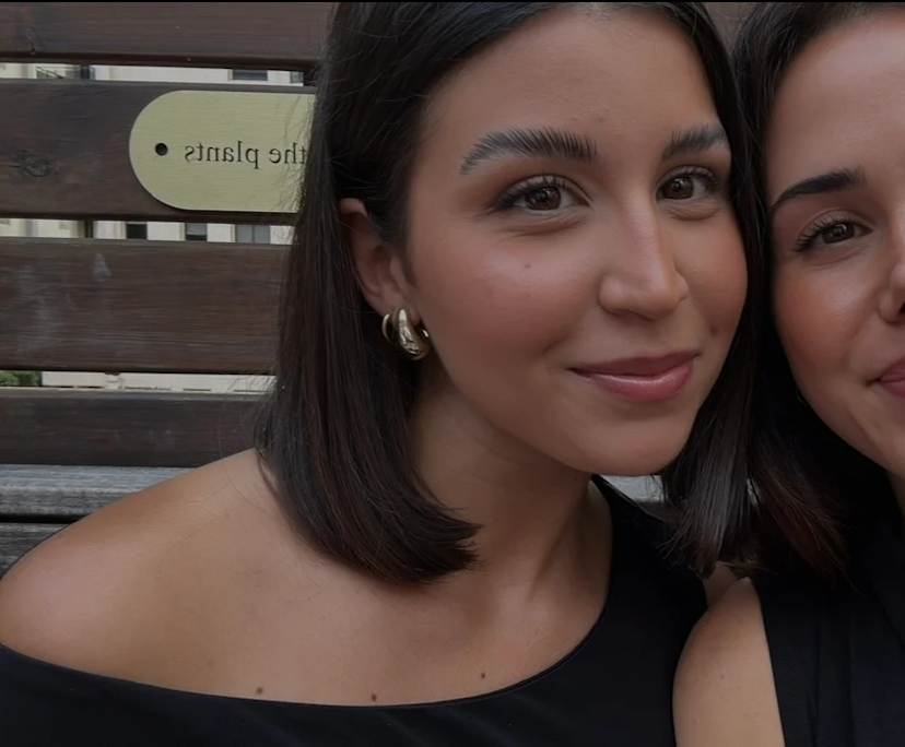 Stephanie (23), $500, Non-smoker, No pets, and No children