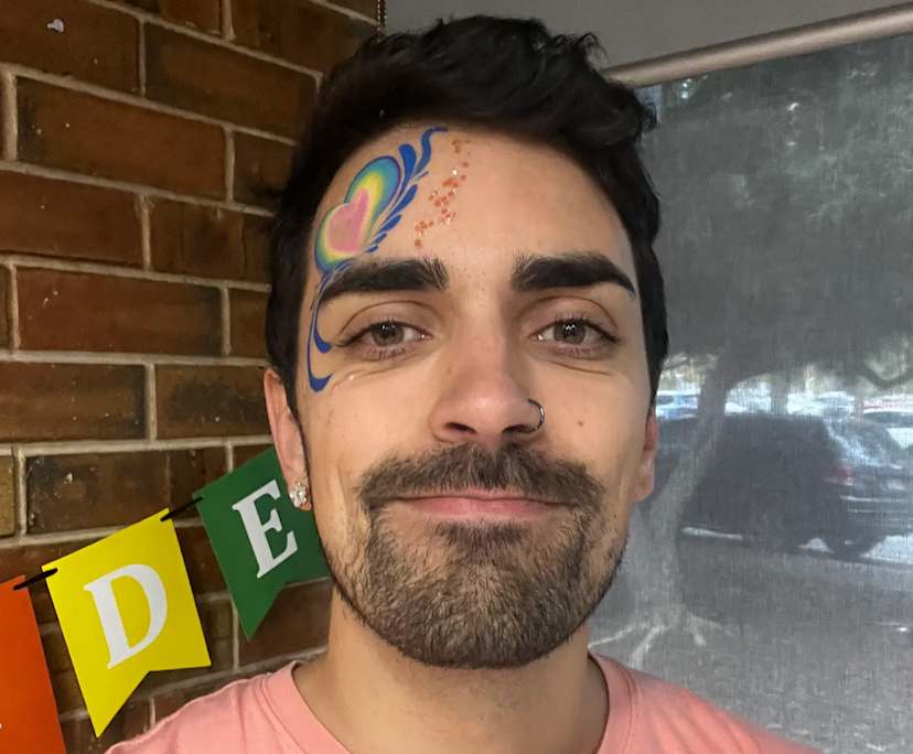 Lucas  Rodrigues (31), $300, LGBTQIA+, Non-smoker, No pets, and No children