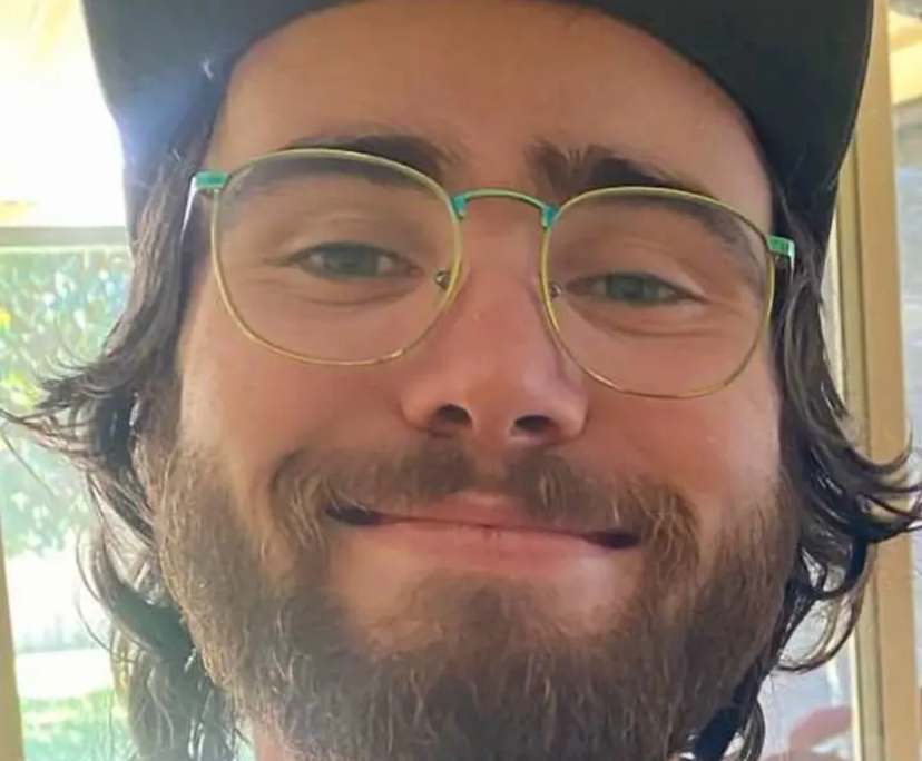 Nathan (23), $300, No children, Non-smoker, and No pets