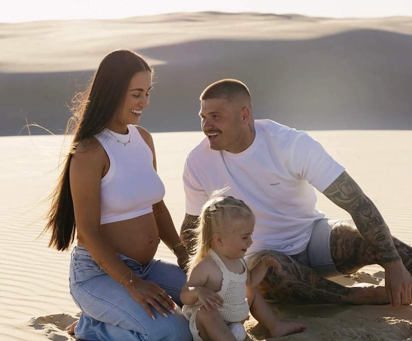 Alex (28) and Jahmaya (25), $1,000, Non-smoker, Have children, and No pets