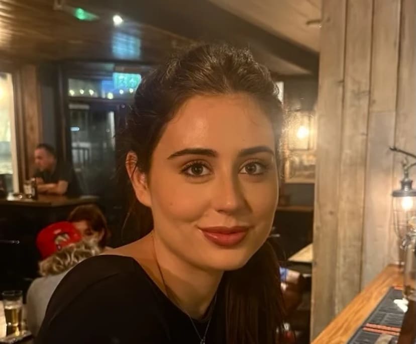 Hannah (24), $300, Non-smoker, No pets, and No children