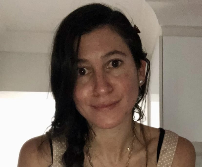 Sabrina (37), $400, Non-smoker, Have children, and No pets