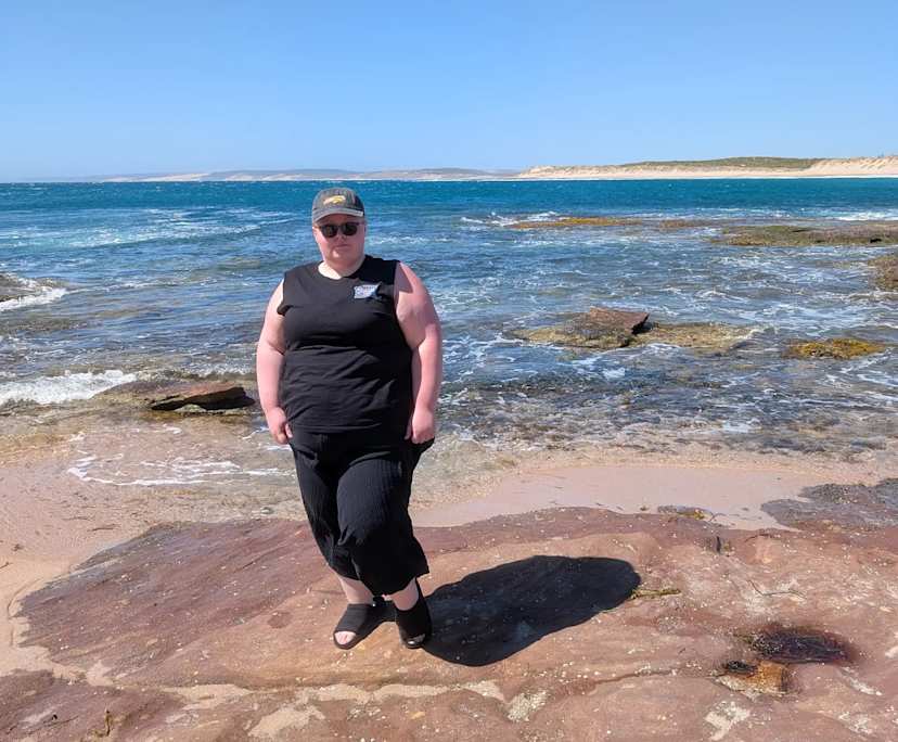 Amanda (28), $300, LGBTQIA+, Non-smoker, No pets, and No children