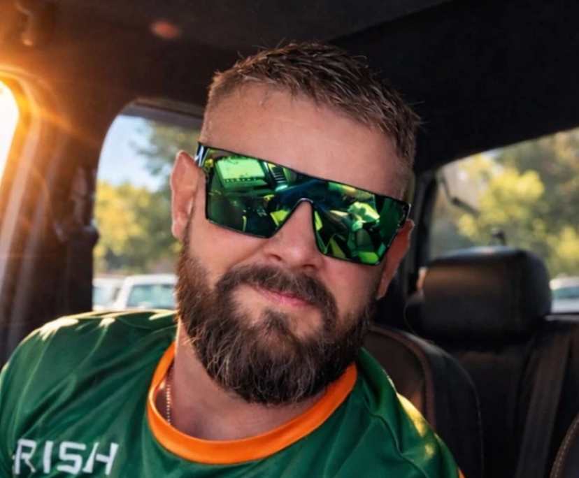 david (42), $350, Non-smoker, No pets, and No children