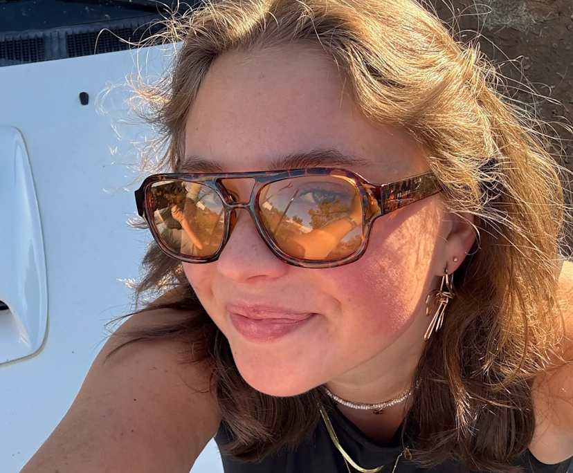 Vanessa (23), $350, Non-smoker, No pets, and No children