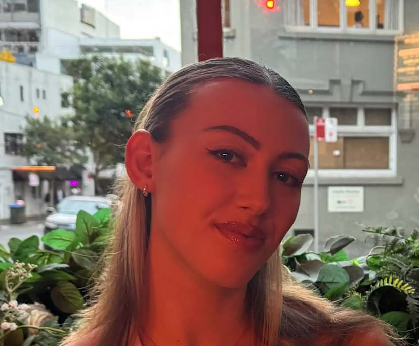 Lily (22), $500, Non-smoker, No pets, and No children