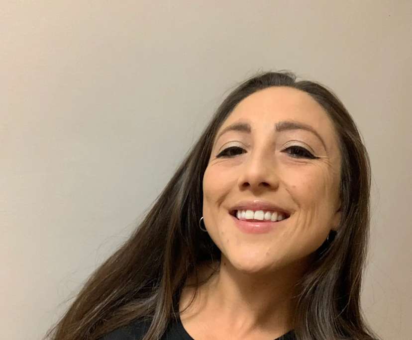 Agustina (30), $300, Smoker, No pets, and No children