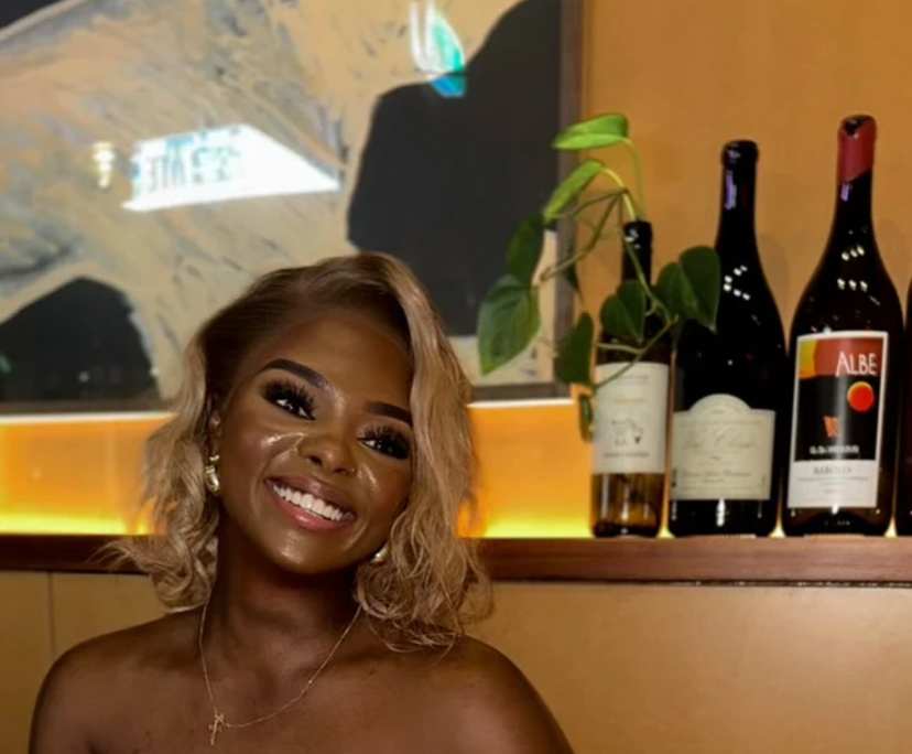 Amanda (29), $350, Non-smoker, No pets, and No children