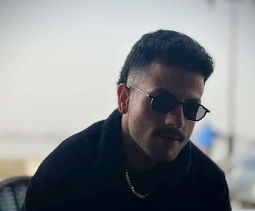 Ryan (22), $280, No pets, Non-smoker, and No children