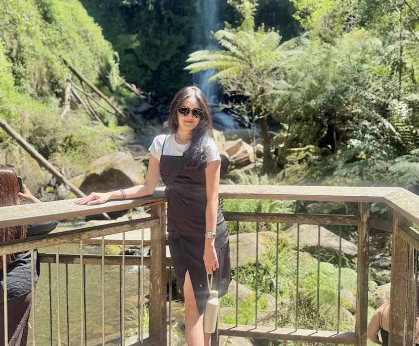 Helen (26), $200, Non-smoker, No pets, and No children