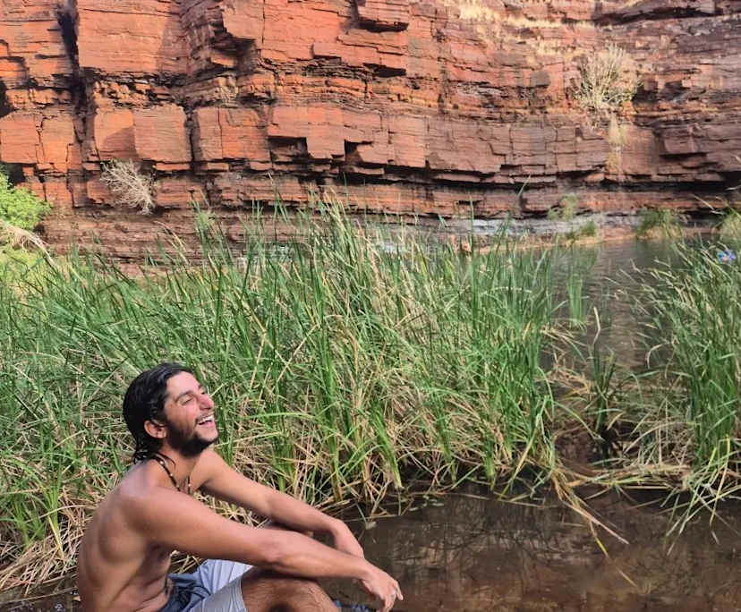 Stav (24), $350, No pets, Smoker, and No children