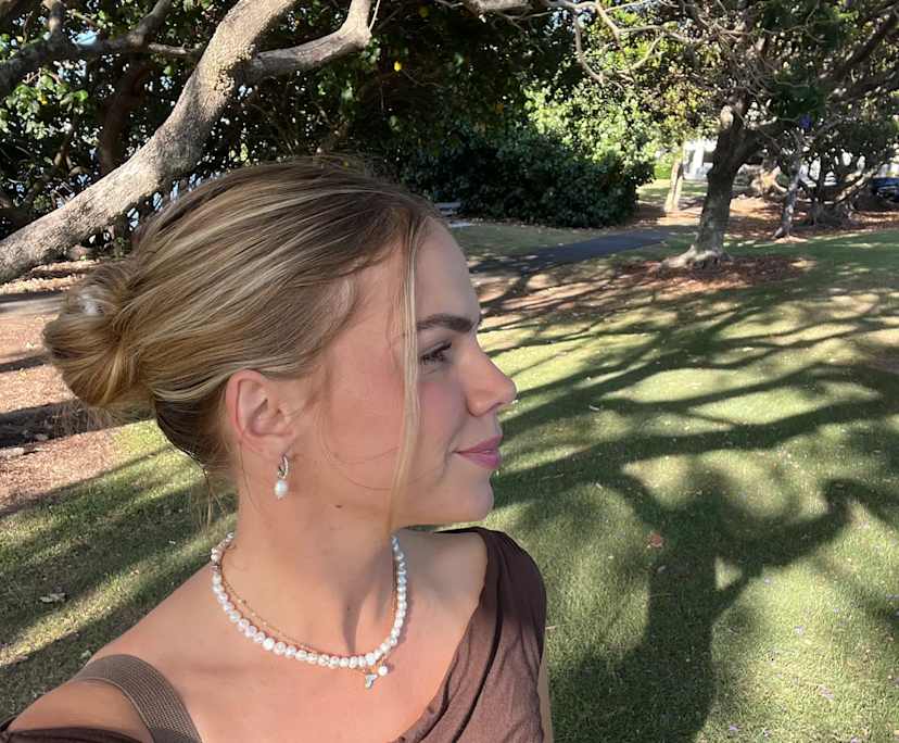 Raqual (25), $310, Non-smoker, No pets, and No children