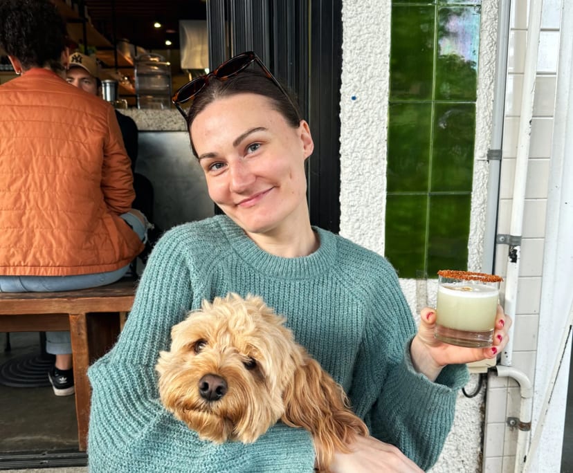 Annemarie (35), $600, Non-smoker, Have pets, and No children