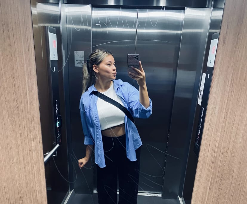 Ayeisha (26), $400, Non-smoker, No pets, and No children