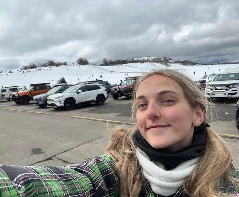 Ashleigh (22), $330, 