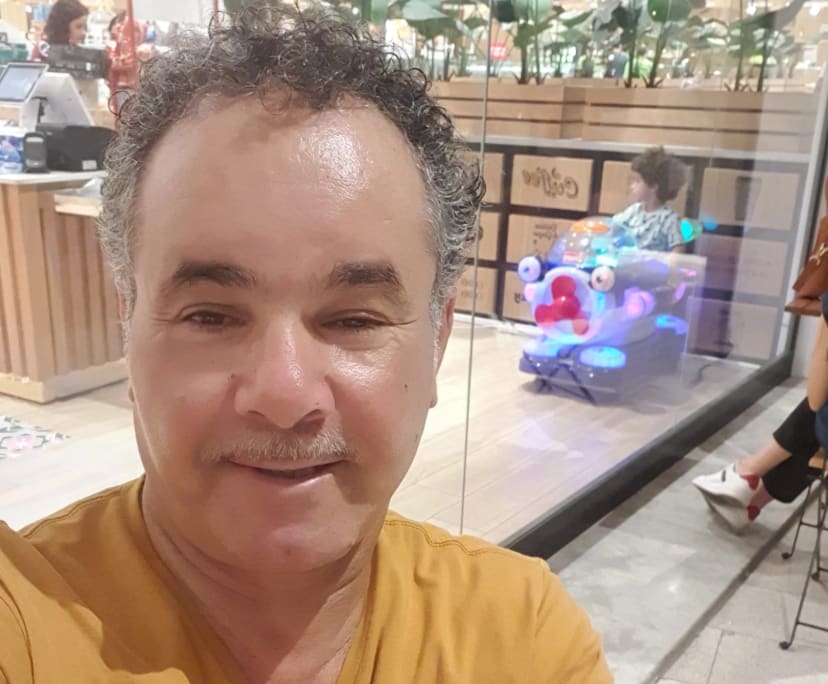 Fadel (51), $220, No children, Non-smoker, and No pets
