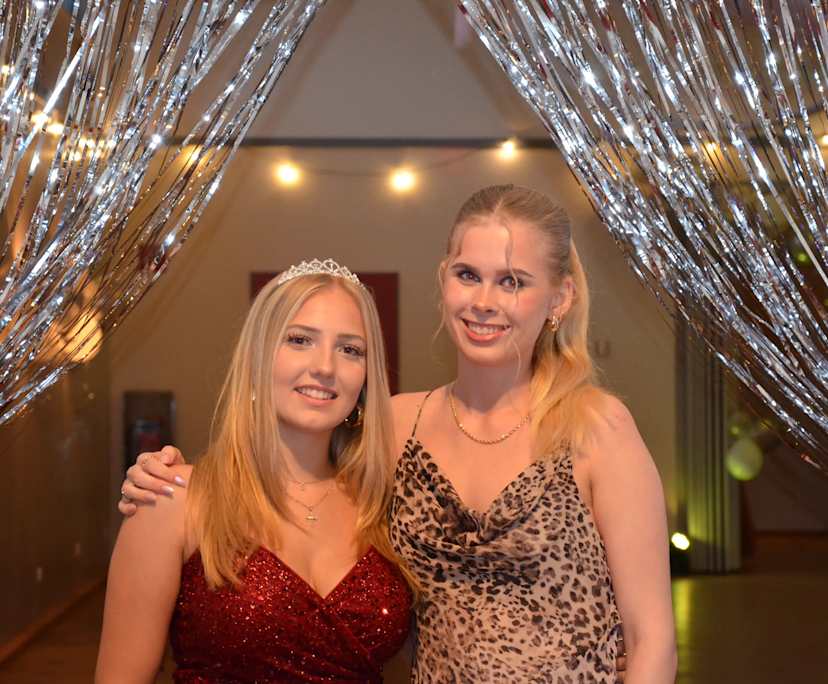 Madelaine & Sina