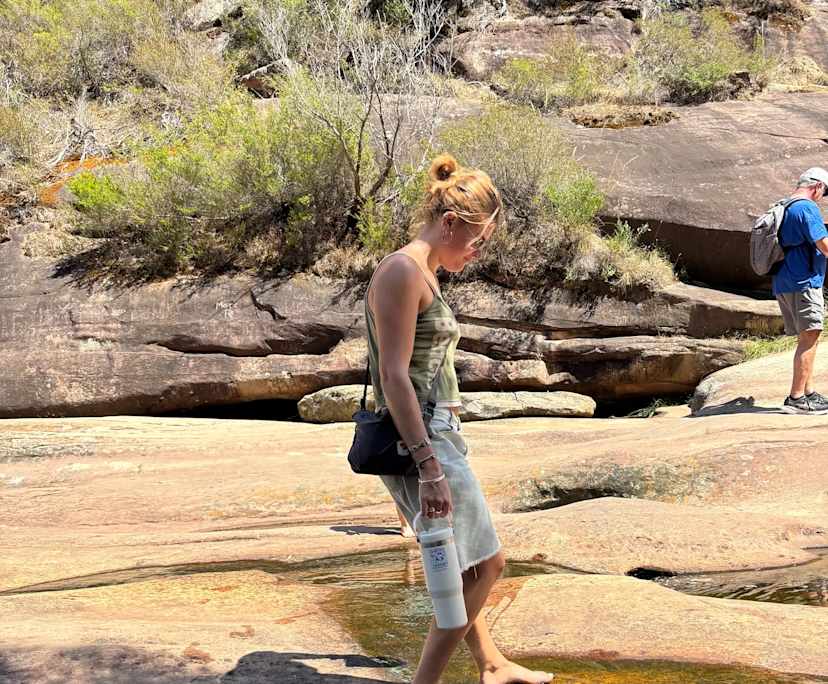 Scarlet (21), $350, Non-smoker, No pets, and No children