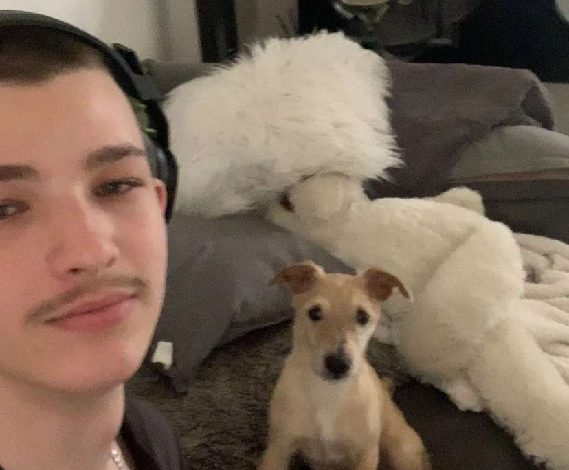 Blake (23), $280, Smoker, Have pets, and No children