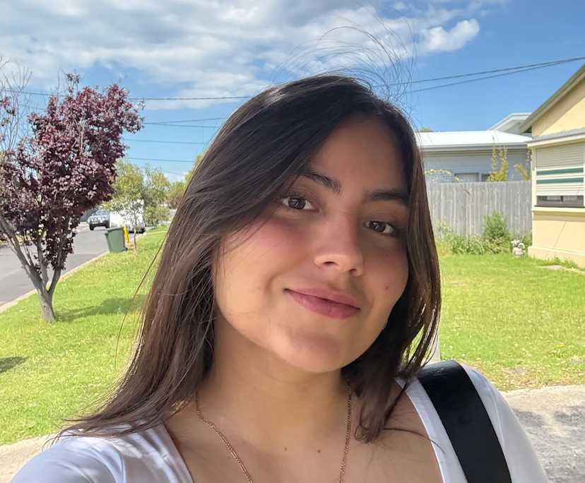 Maria Alejandra (21), $300, Non-smoker, No pets, and No children