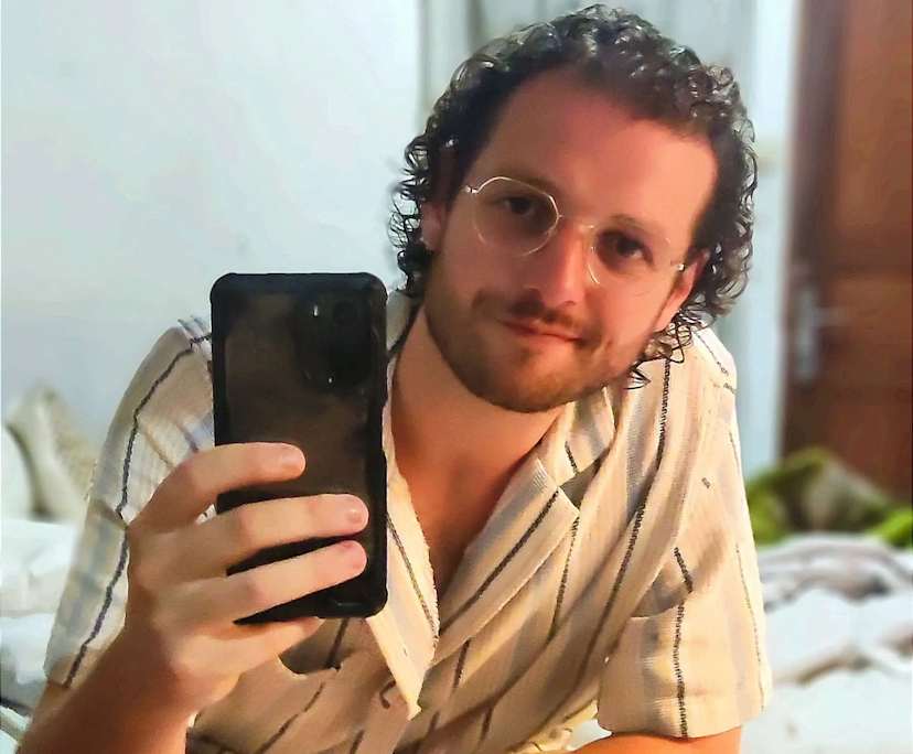 Robert Massaro (32), $300, No pets, No children, Non-smoker, and LGBTQIA+
