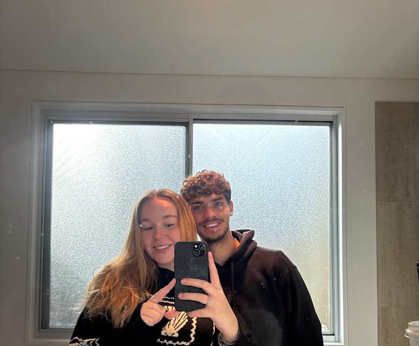 Sophie (22) and Jack (27), $500, Non-smoker, No pets, and No children