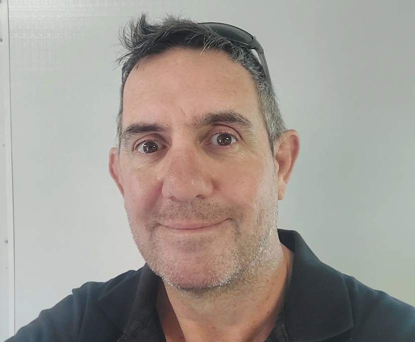 Daniel (47), $340, Smoker, No pets, and No children