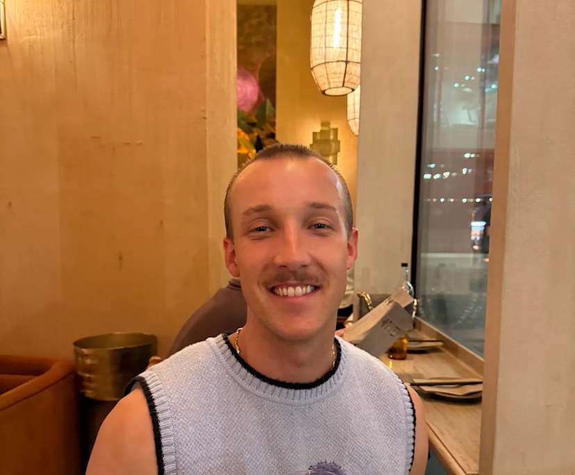 Nathaniel (27), $500, LGBTQIA+, Non-smoker, No pets, and No children