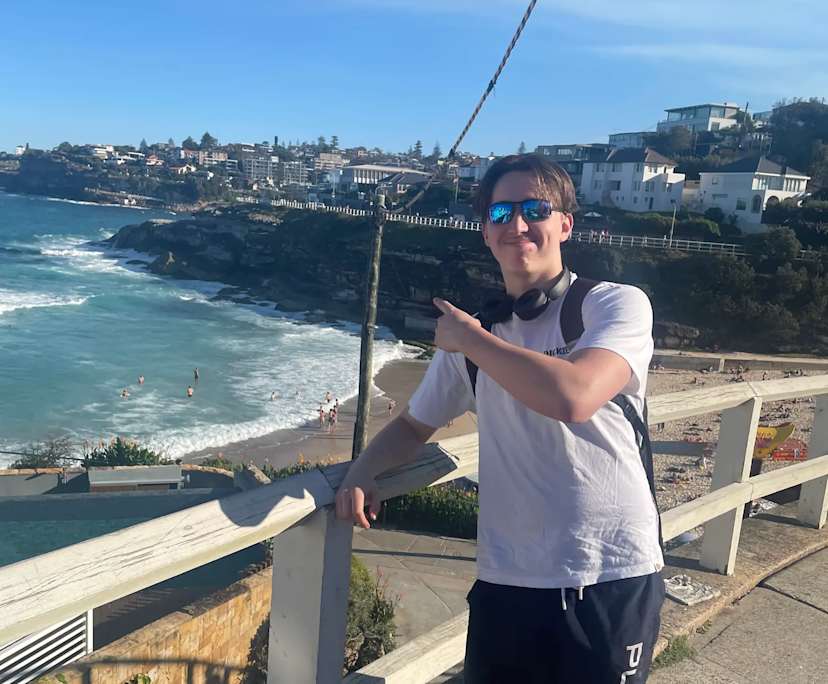 Euan (20), $375, Non-smoker, No pets, and No children