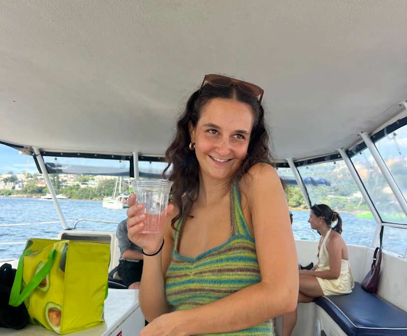 Sophia (26), $450, Non-smoker, No pets, and No children