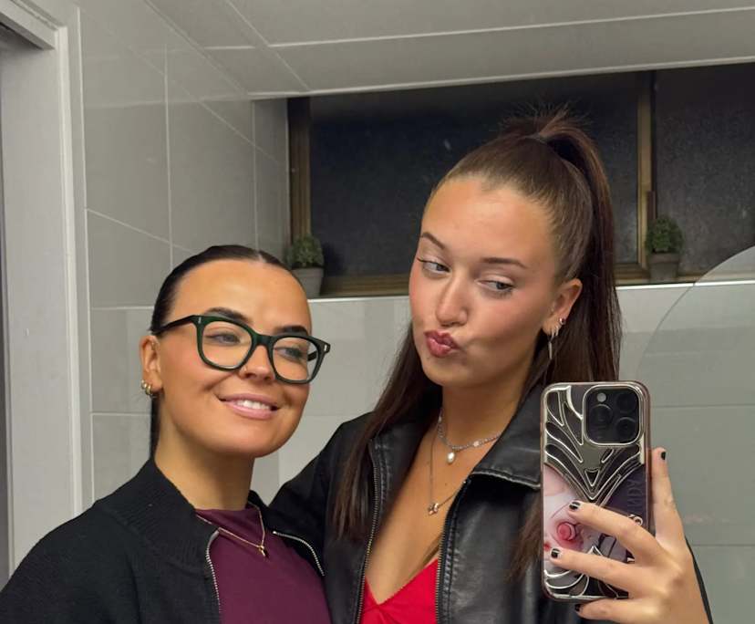 Chloe (23) and Dearbhla (23), $500, LGBTQIA+, Non-smoker, No pets, and No children