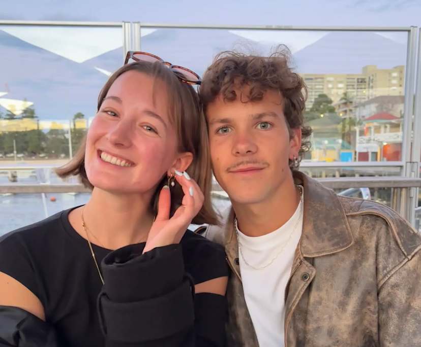 Elina (21) and Loan (21), $500, Non-smoker, No pets, and No children