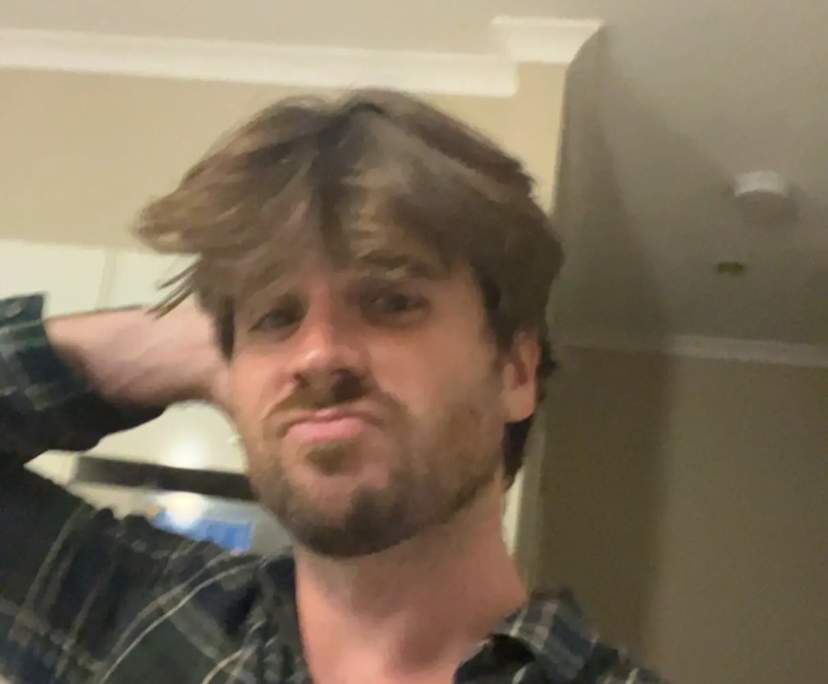 Kristian (31), $450, Have pets, Non-smoker, No children, and LGBTQIA+