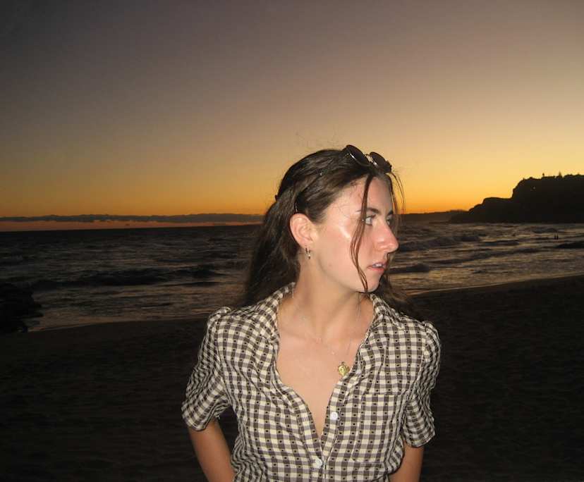 Gabrielle (20), $275, LGBTQIA+, Non-smoker, Have pets, and No children