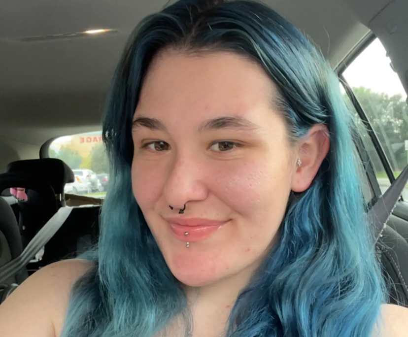 Jasmine (21), $400, Non-smoker, Have pets, and No children