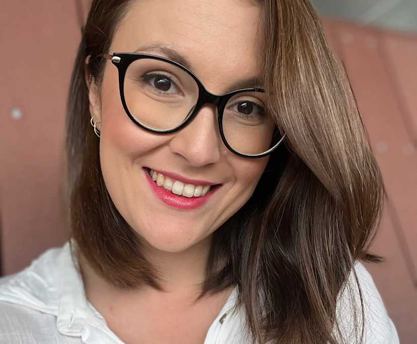 Monica (31), $400, No pets, Non-smoker, and No children