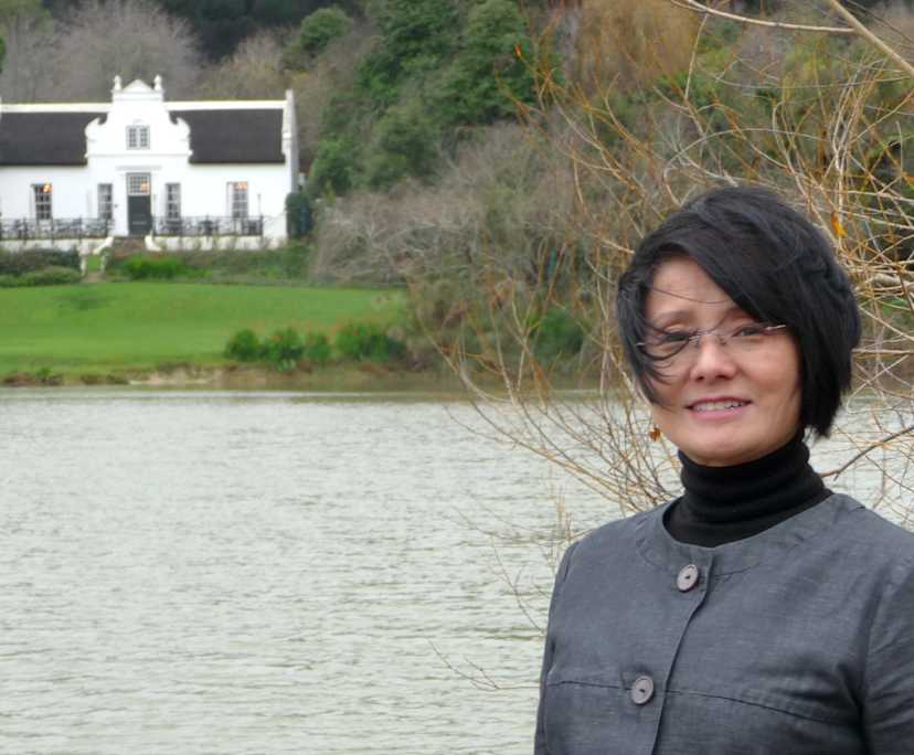 Jane (50), $385, Non-smoker, No pets, and No children