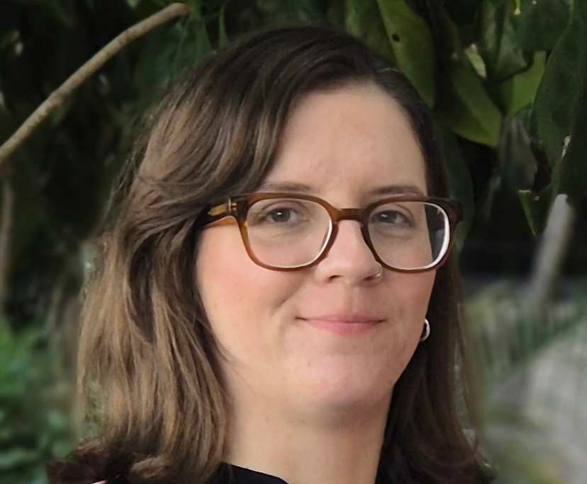 Emily (35), $350, Non-smoker, Have pets, and No children