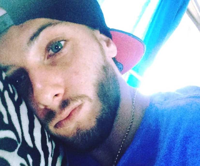 Jed (32), $400, LGBTQIA+, Smoker, No pets, and No children