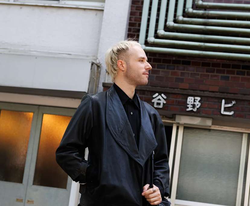 Max (31), $290, LGBTQIA+, Non-smoker, No pets, and No children