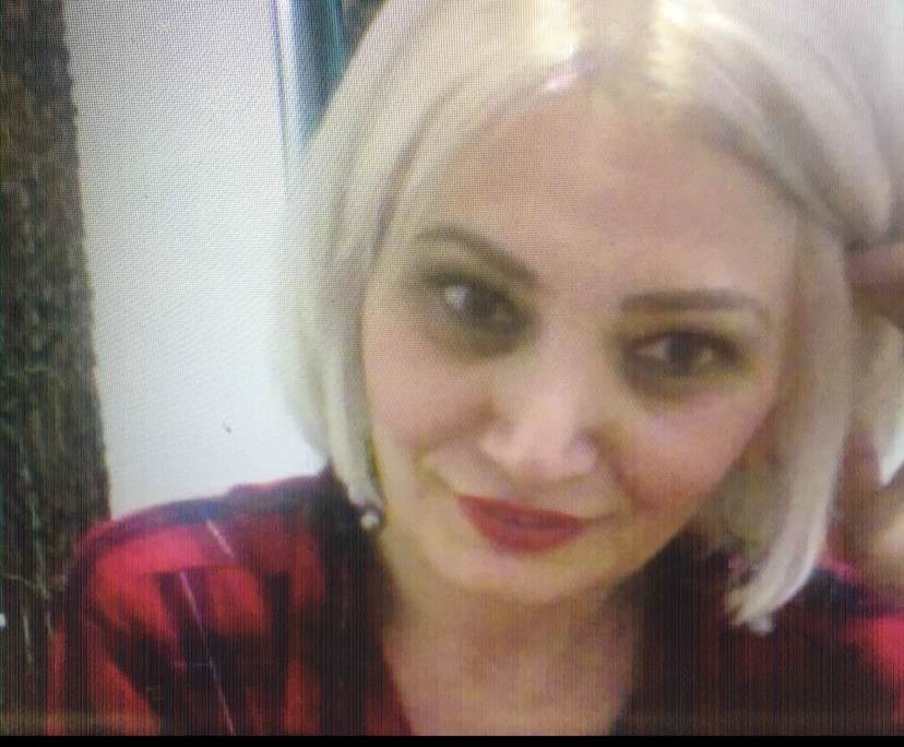 gabriela (40), $300, Non-smoker, No pets, and No children