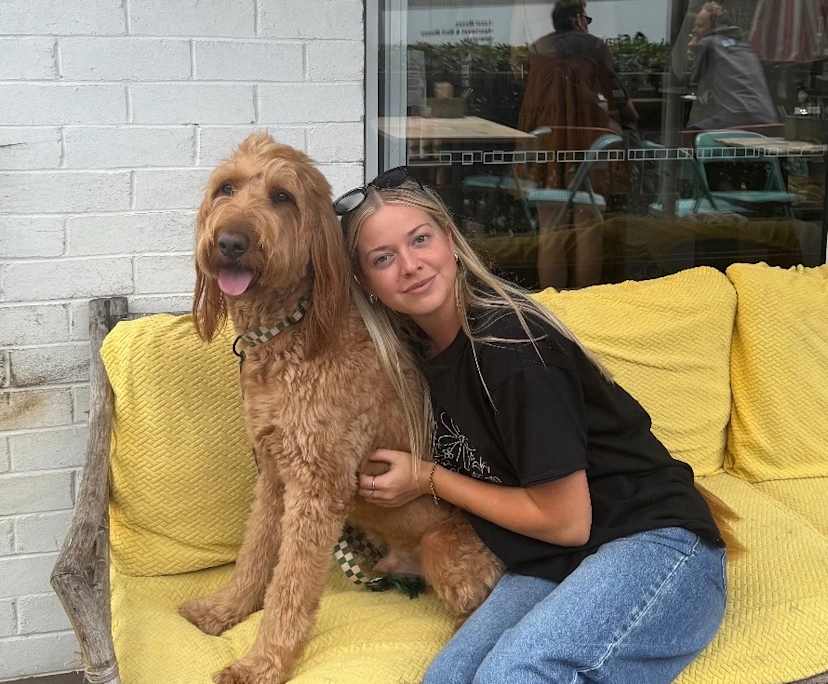 Maddy (23), $330, Have pets, Non-smoker, and No children