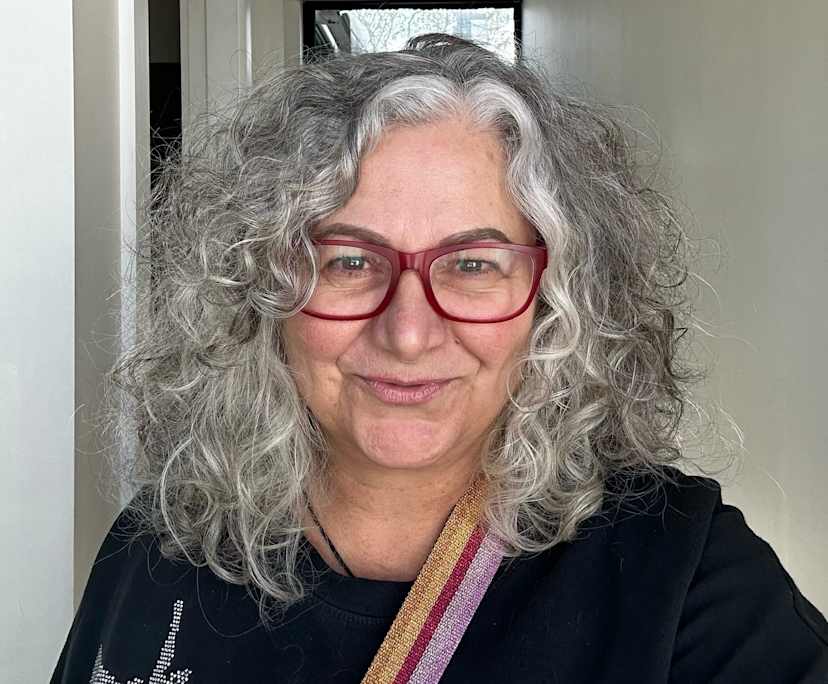 Katharina (60), $500, Non-smoker, Have pets, and No children