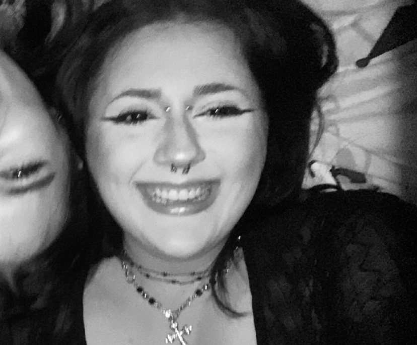 Maddy (20), $300, LGBTQIA+, Smoker, No pets, and No children