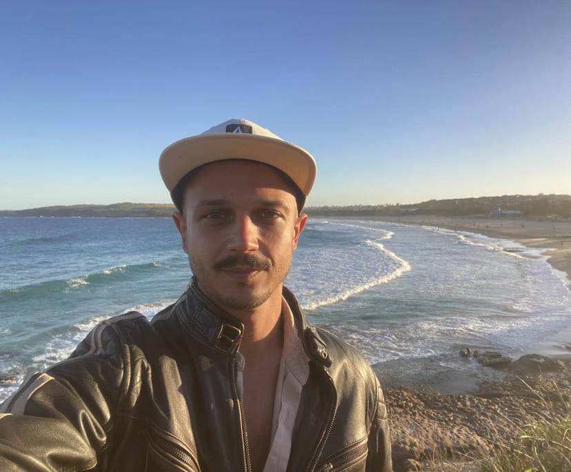 Luca (32), $250, Non-smoker, No pets, and No children