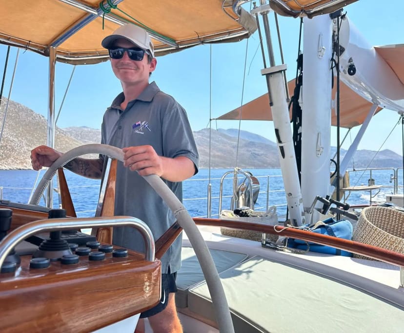 Tom (26), $300, Smoker, No pets, and No children