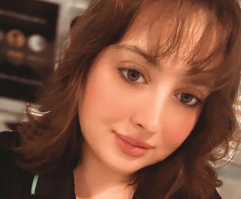 Selina (22), $250, Have pets, Non-smoker, No children, and LGBTQIA+