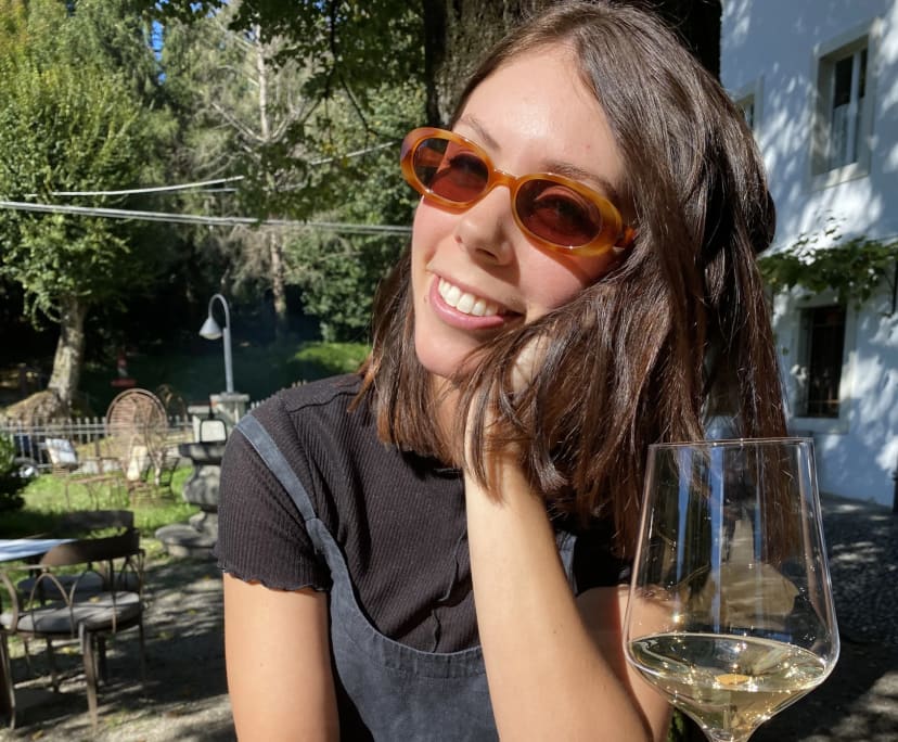 Jess (35), $250, Non-smoker, Have pets, and No children