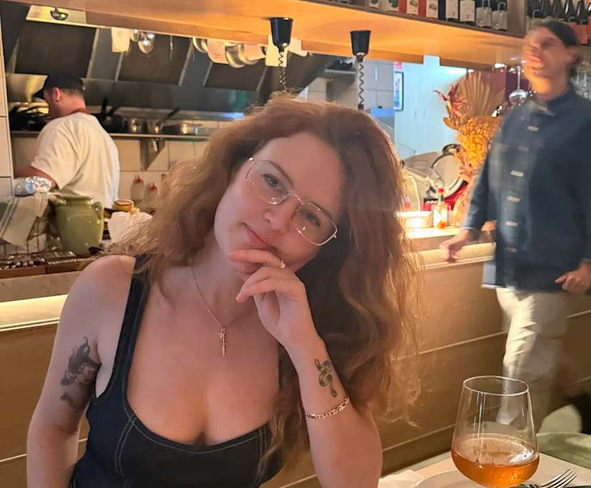 Genevieve (30), $550, Non-smoker, No pets, and No children