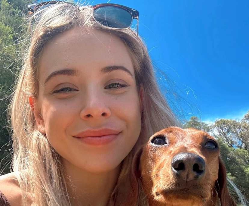 Emily (29), $350, Non-smoker, Have pets, and No children
